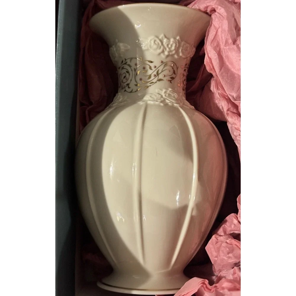 Lenox Ivory Fine China ROSE BROCADE Vase 9